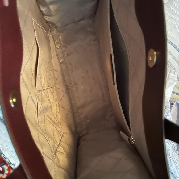 Micheal Kohrs Large Tote - Picture 4 of 7